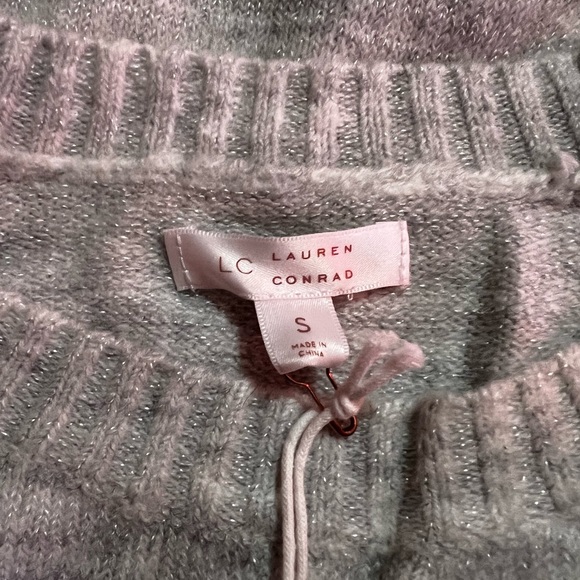 Lauren Conrad NWT gray sweater with cat face - Picture 5 of 7